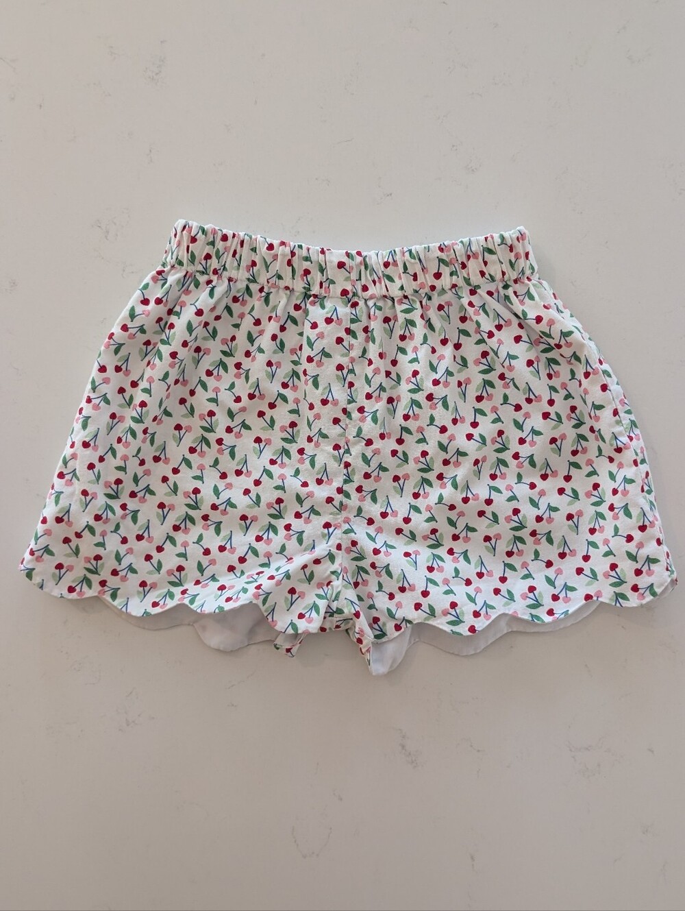 Little English | White Cherry-Print Scallop Hem Shorts